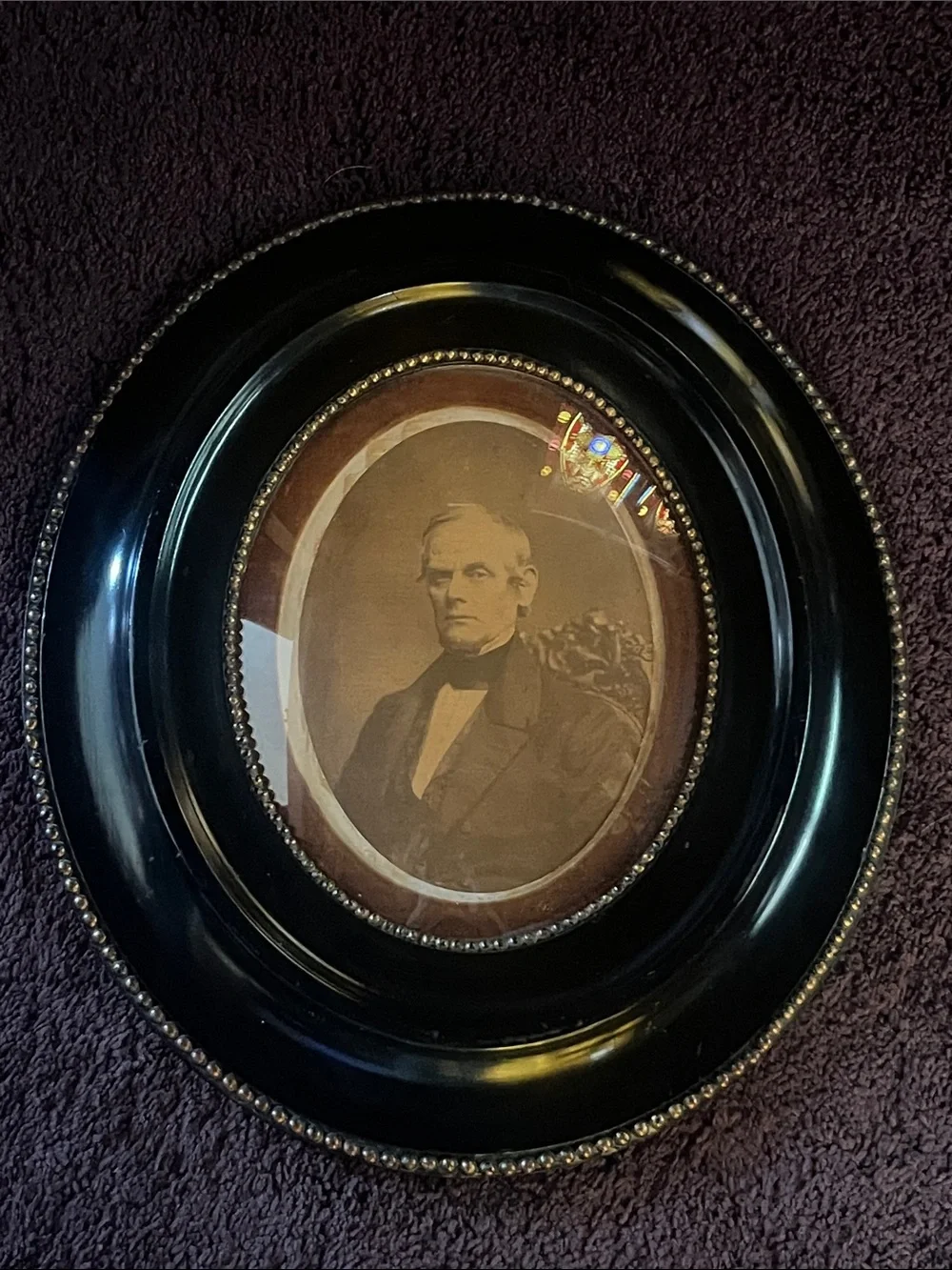 Victorian Oval Wooden Shellac/Lacquer Frame Beaded Detailing Convex Glass Black